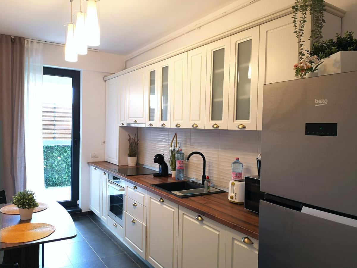 Lazo Two Room- Luxury Apartment Бухарест Екстер'єр фото
